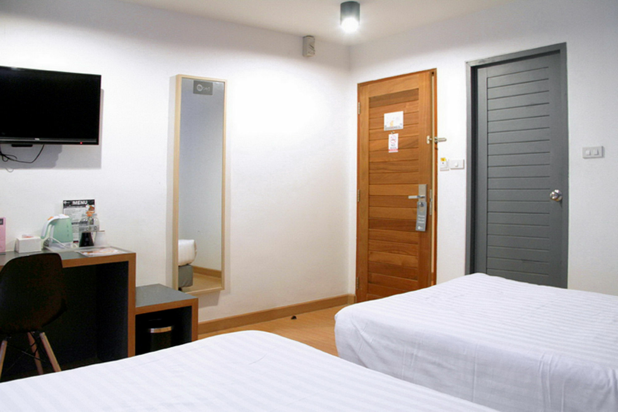 Mybed Sathorn Hotel Банкок Екстериор снимка